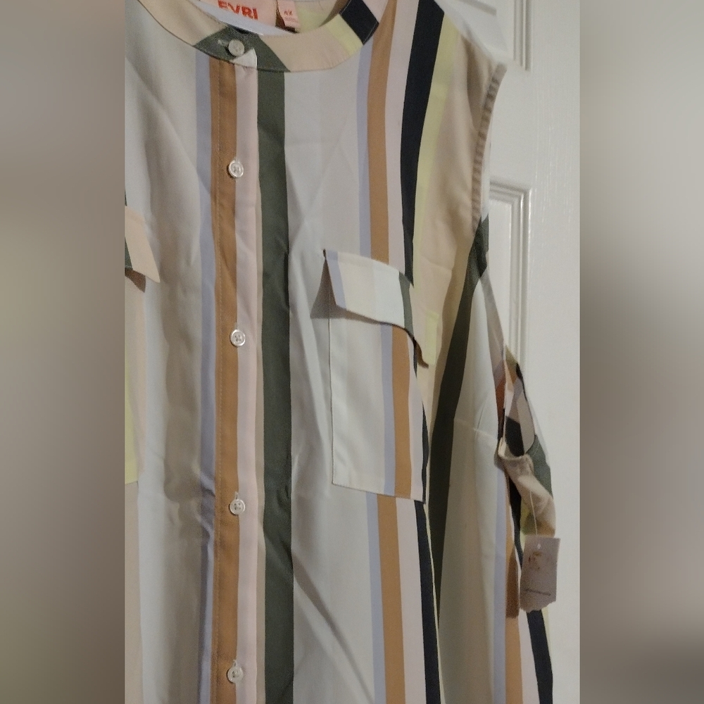 EVRI Sleeveless Striped Blouse size 4X. - Picture 3 of 4